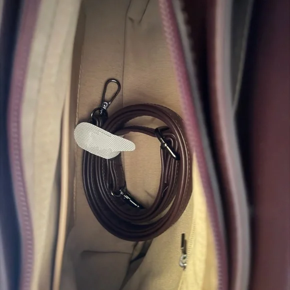 Su Queena Structured Tote Bag in Deep Burgundy - Picture 6 of 9